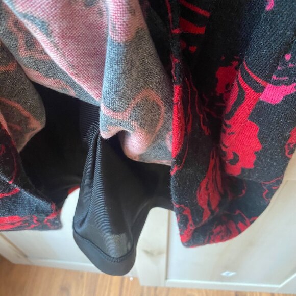 Yumi London Ombre Rose Long Sleeve Lightweight Black Red Sweater Dress M - Picture 6 of 7